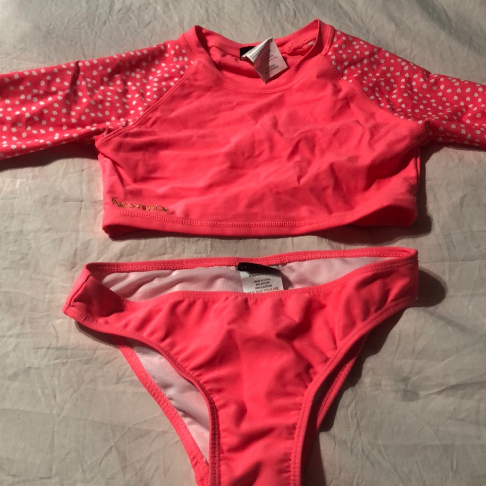 Girls size 10 bathing suit never worn